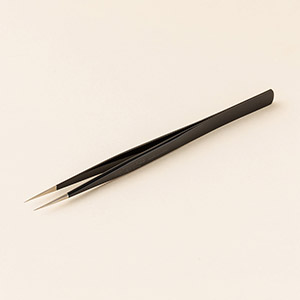 【漆黒】ツイーザー(type-n.slim) / 日本製カラーコーティング〈全長13.8cm〉