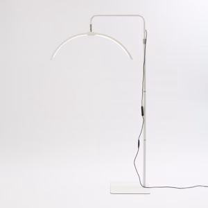 ハーフムーン型 LEDスタンドライト ホワイト1