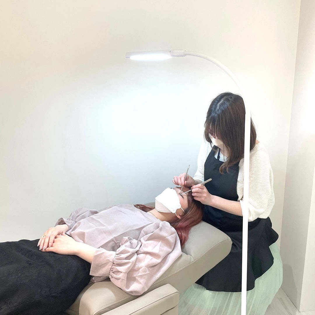 EYELASH GARAGE】LEDスタンドライト｜まつげエクステ商材の松風